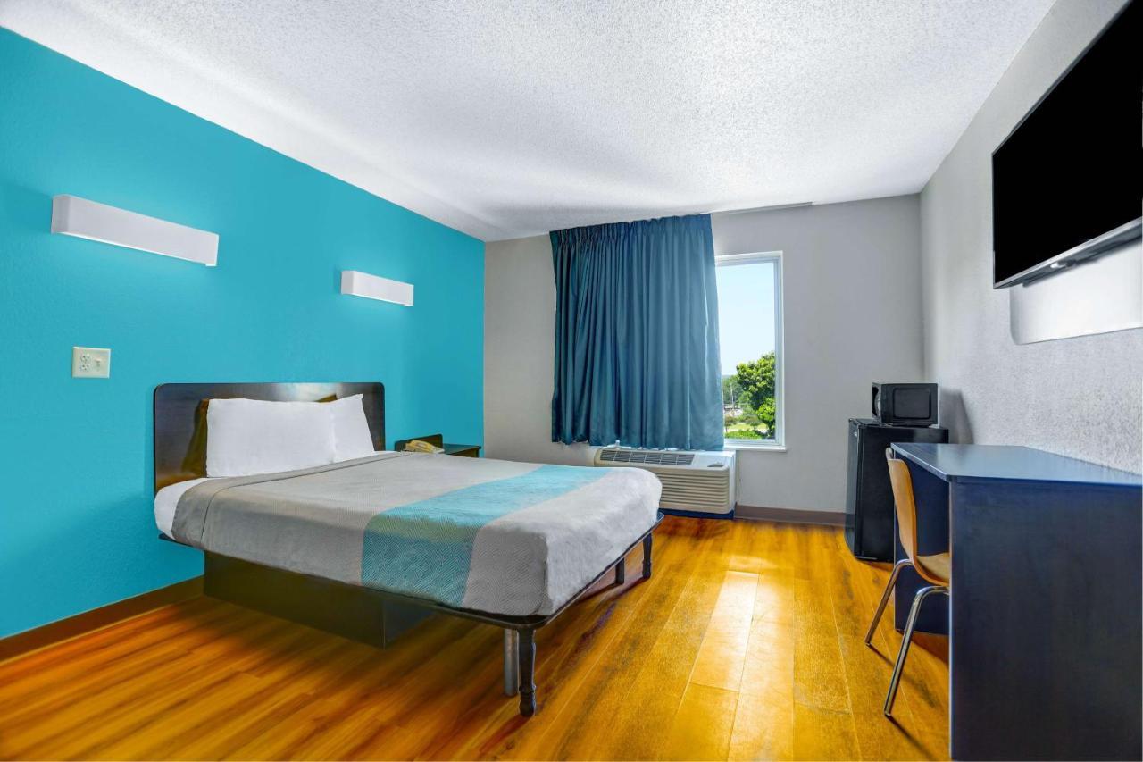 6-raleigh, Nc - North Hotel