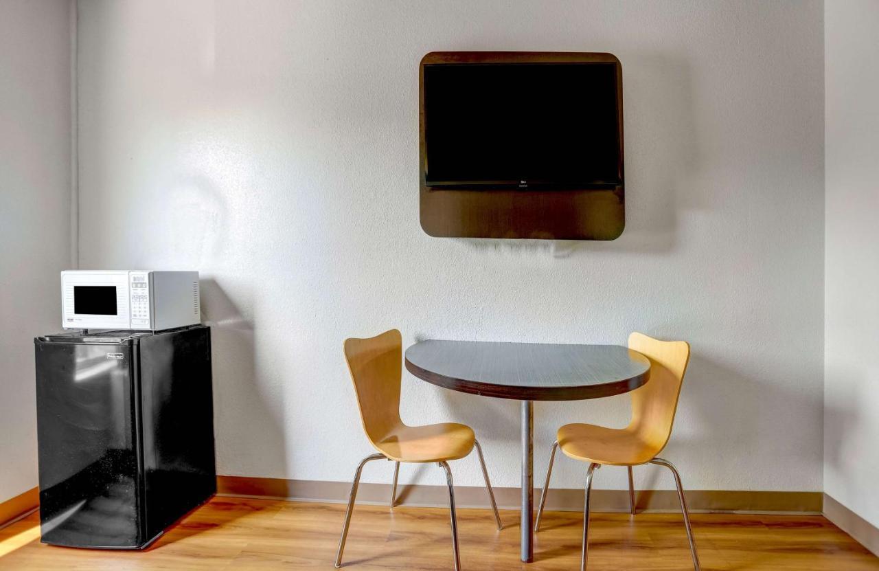 Hotel 6-raleigh, Nc - North Raleigh