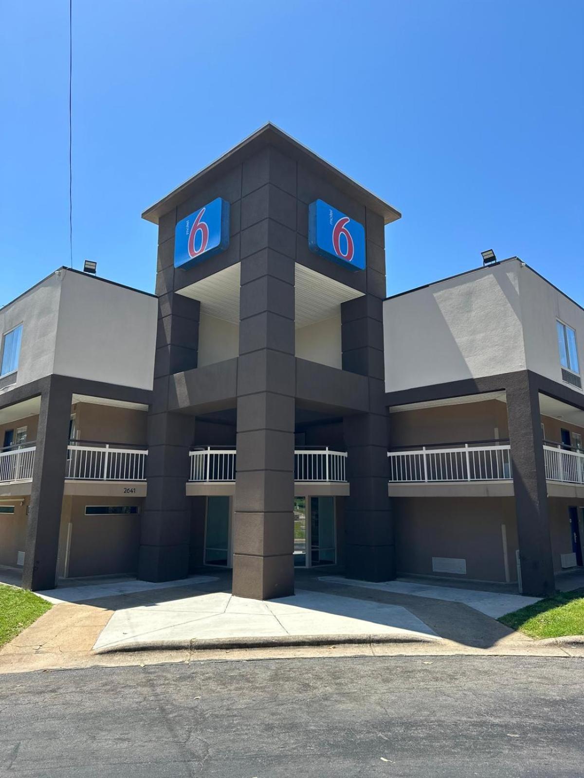 Hotel 6-raleigh, Nc - North