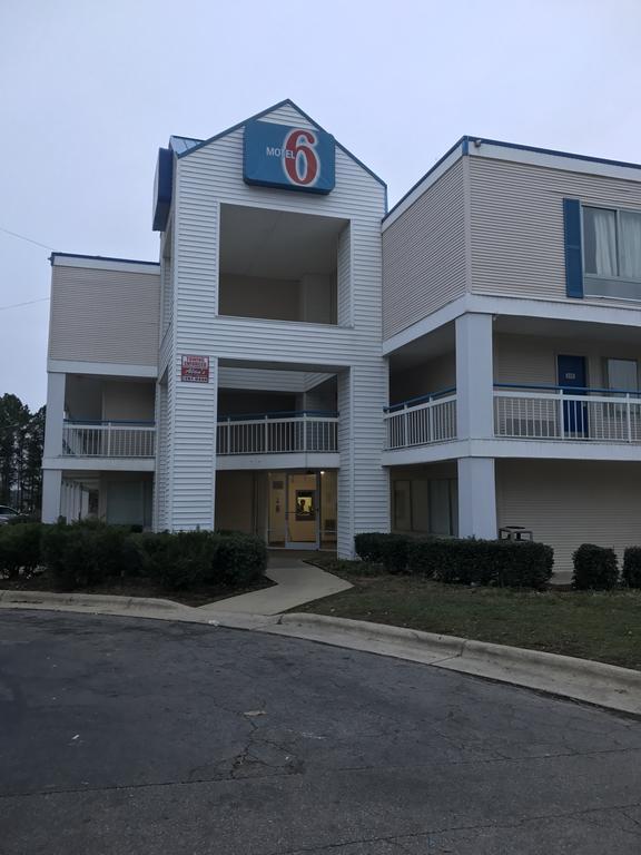 Hotel 6-raleigh, Nc - North